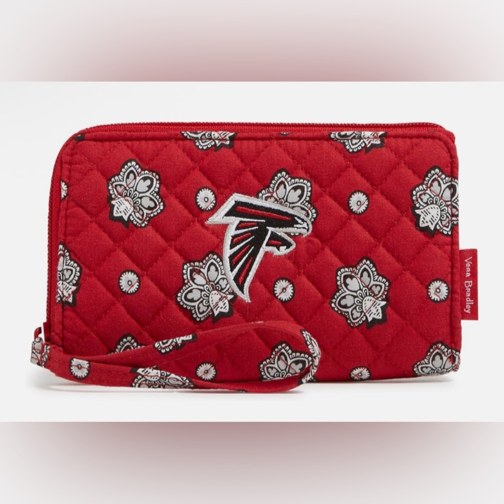 Vera Bradley NFL RFID Front Zip Wristlet
Atlanta Falcons Bandana in Cotton, NWT